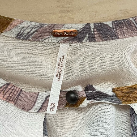 Free People Electric Orchid Print Swing Tunic in Cream, Size XS‎ - Picture 4 of 16